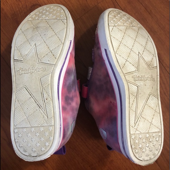 Light up Sketchers. Little girl size 13.5. - Picture 3 of 6